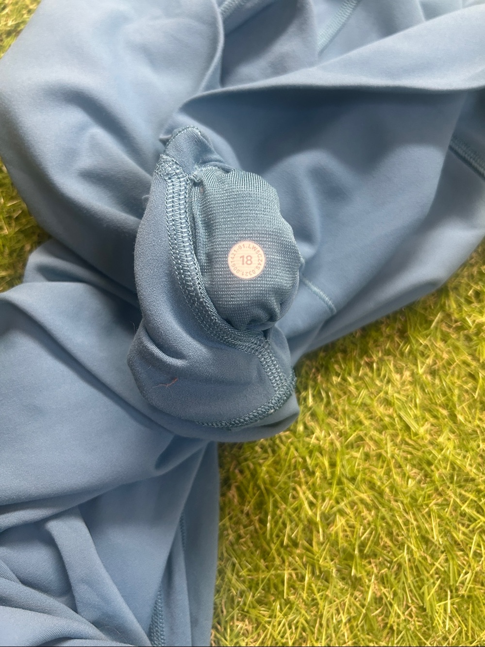 Lululemon Aqua Blue High-Waist Leggings - Picture 8 of 8